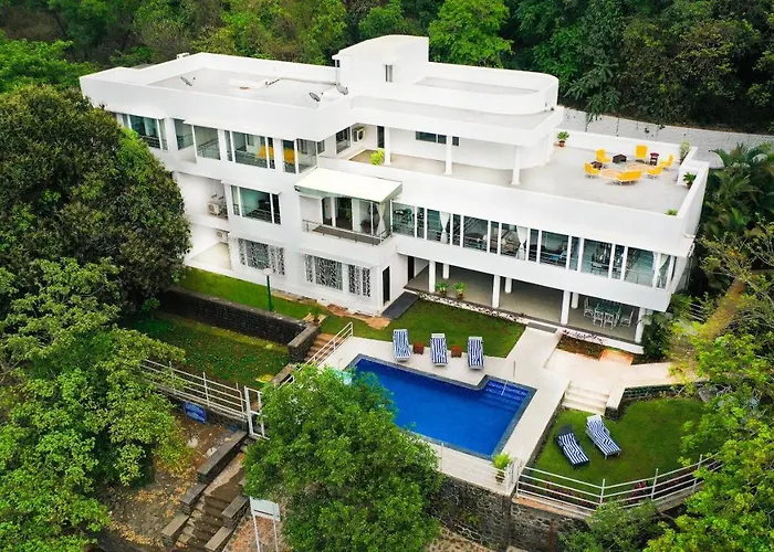 Ama Stays & Trails White House, Lonavala