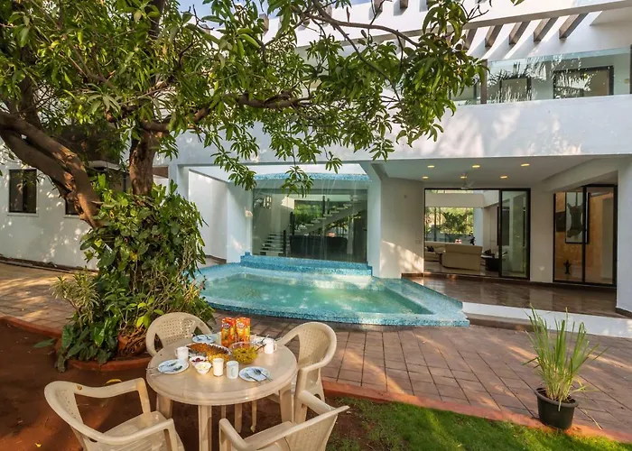 Saffronstays Vedanta - 5Br Luxury Villa With Plunge Pool, Game Zone, Lawn & Tungarli Lake Nearby Lonavala